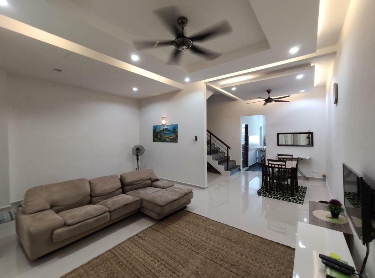 Ar-Rayyan Homestation Dungun Buitenkant foto