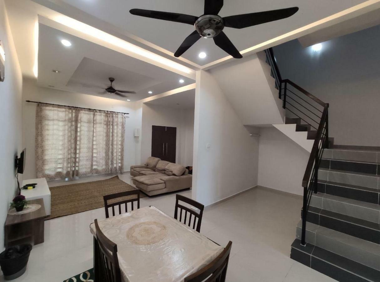 Ar-Rayyan Homestation Dungun Buitenkant foto