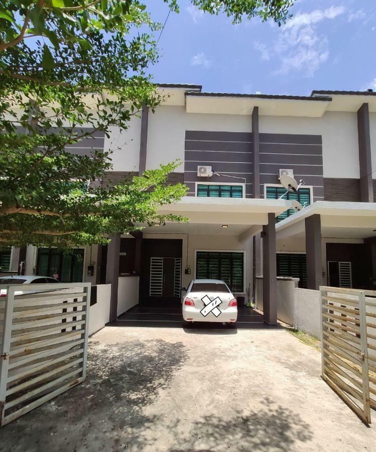 Ar-Rayyan Homestation Dungun Buitenkant foto