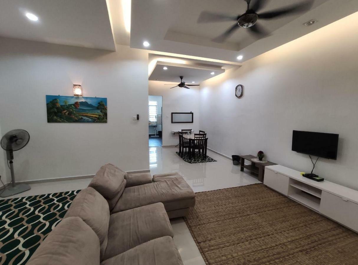 Ar-Rayyan Homestation Dungun Buitenkant foto
